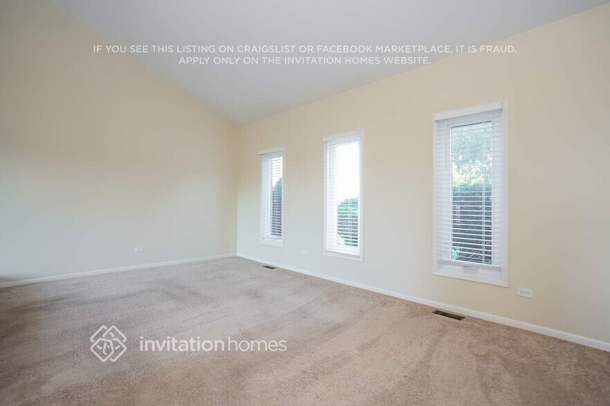 Building Photo - 5447 Yale Ln