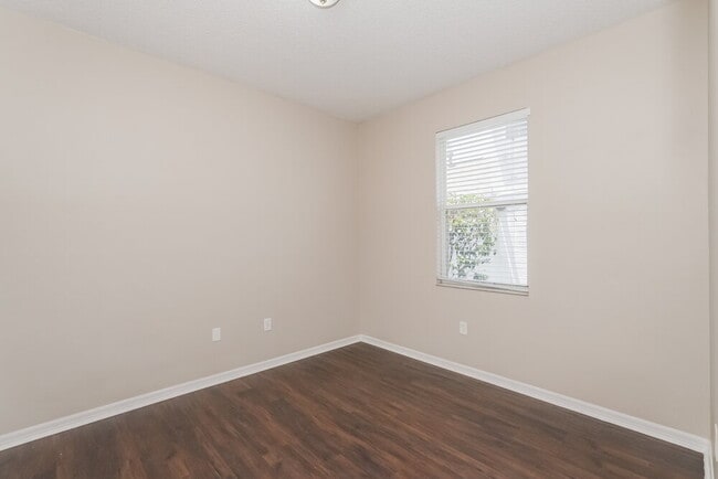 Building Photo - 10349 Tecoma Dr