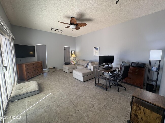 Building Photo - 16425 N Orchard Hills Dr