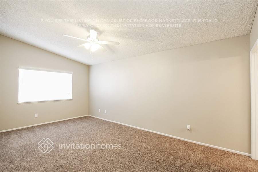 Building Photo - 23288 Lena St