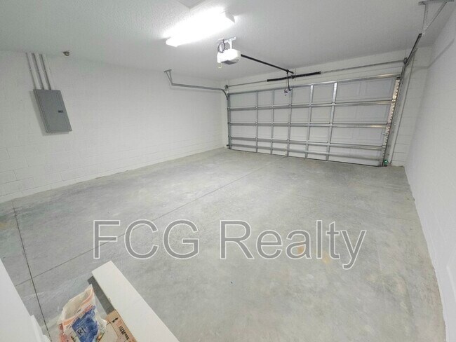 Building Photo - 7649 W Normandy Pl