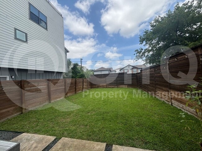 Building Photo - 4417 Munger Ave