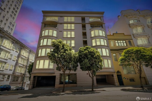 Building Photo - 1220 Jones St