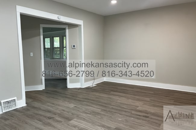 Building Photo - Beautiful Midtown Rehab! Section 8 OK, BON...