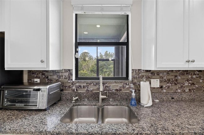Building Photo - 2905 Hilliard Dr