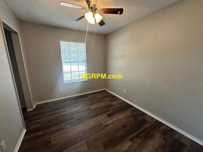 Building Photo - Fully Furnished 4 Bdrm Home