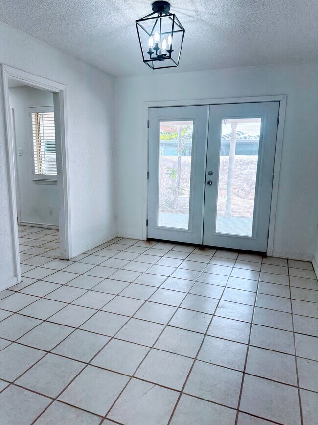 Building Photo - 139 Clairemont Rd