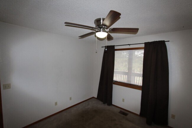 Building Photo - 1BR Country Club Condo | Large Deck + In-Unit Washer & Dryer
