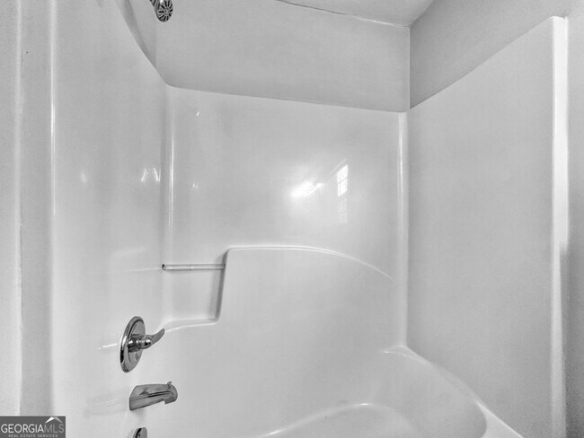Building Photo - 417 Kirkland Dr