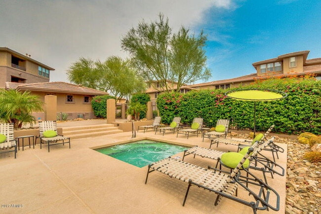 Building Photo - "Spacious 2-Bed, 2-Bath Condo Retreat in Scottsdale's Prime Location - 1,146 Sq Ft of Comfort!"