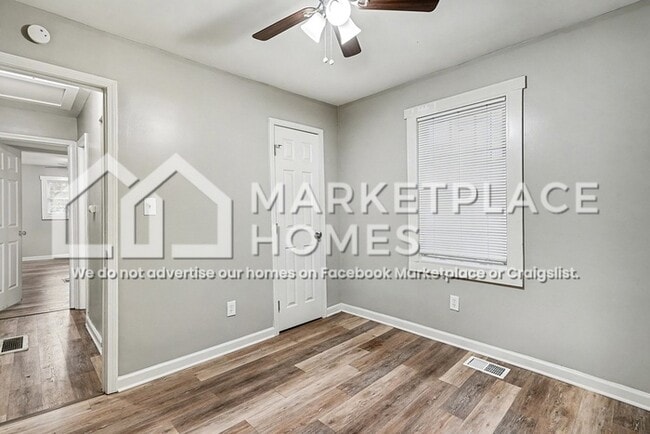 Building Photo - 703 Formwalt St SW