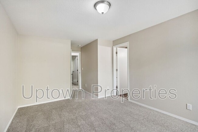 Building Photo - 6133-6135 SE Frances St.