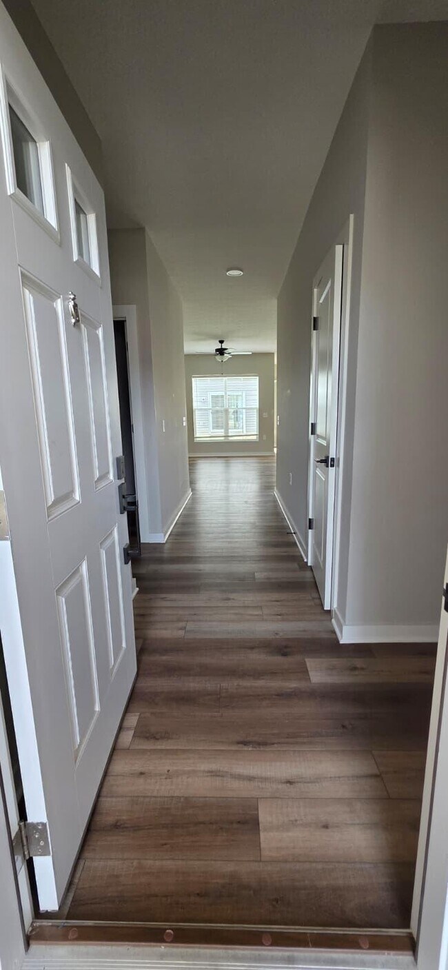 Building Photo - 566 Rochdale Run