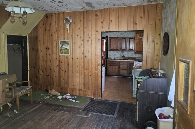 Building Photo - 2424 Broadway St