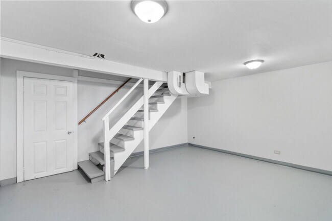 Building Photo - 1004 S Taylor Ave