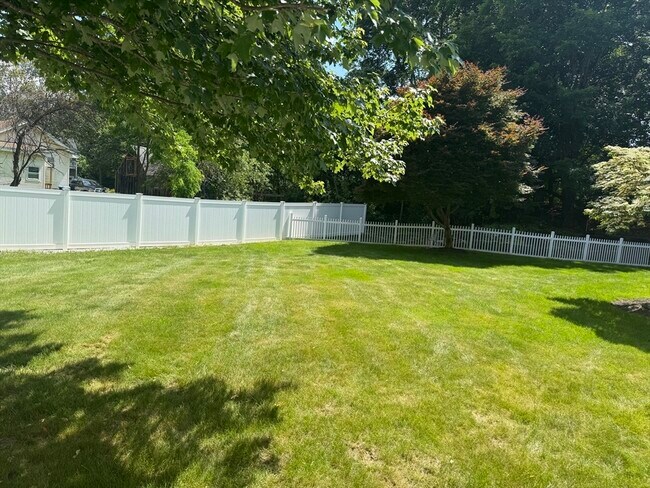 Building Photo - 28 Ptarmigan Dr