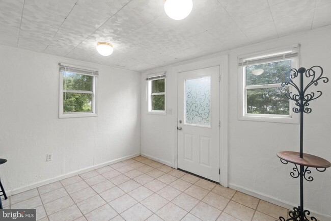 Building Photo - 45629 Frank Hayden Ln