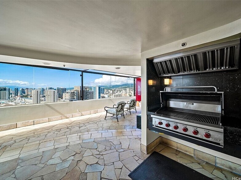 Building Photo - 343 Hobron Ln