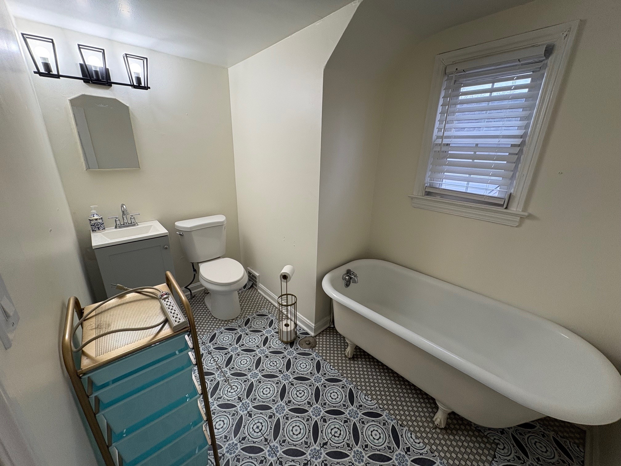 Building Photo - 3653 Winchell Rd