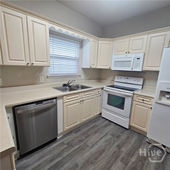 Building Photo - 93 Cypress Point Dr
