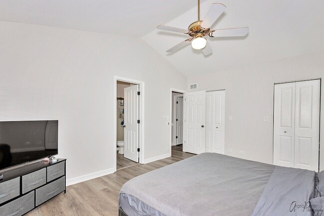 Building Photo - 1229 Thorndale Ln