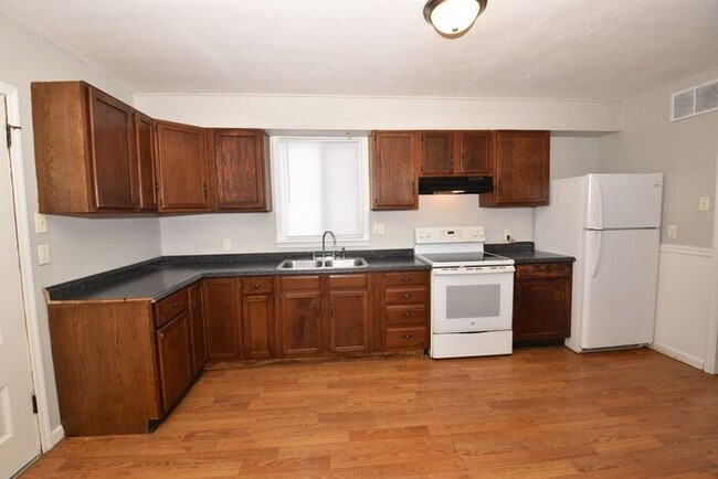 Building Photo - River Park Charming 3 bedroom Single Family Home