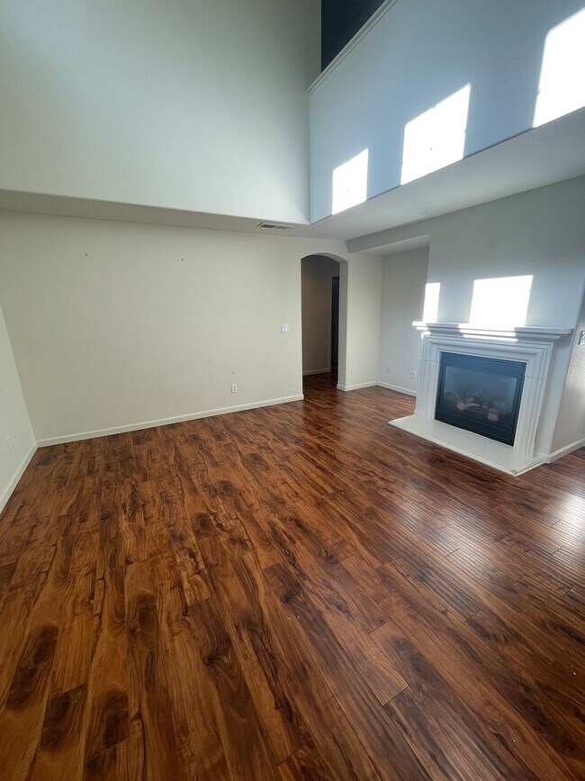 Building Photo - 4-Bedroom Home in the Village at Somersett!