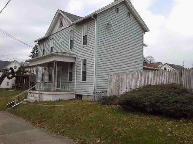 Primary Photo - 164 E Main St