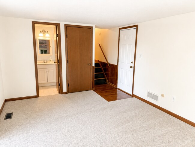 Building Photo - 4744 Carsten Ln