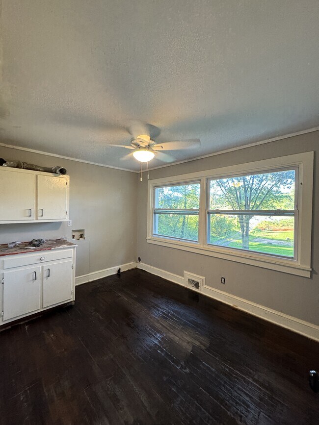 Building Photo - 3507 US-421