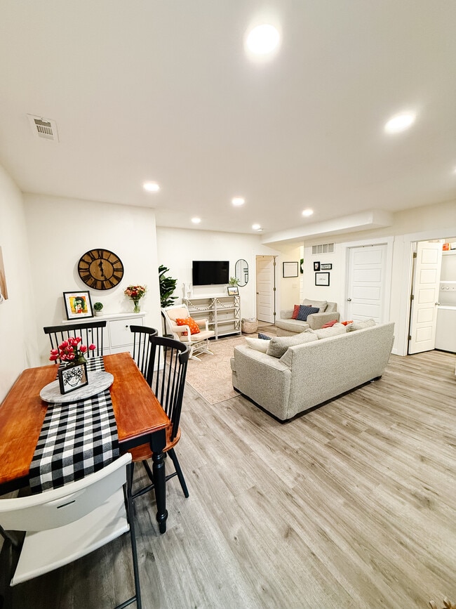 Building Photo - 12568 Ezra Cir Basement