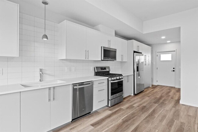 Building Photo - 4004 Banister Ln