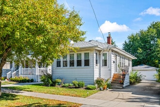 Building Photo - 133 S Vail Ave