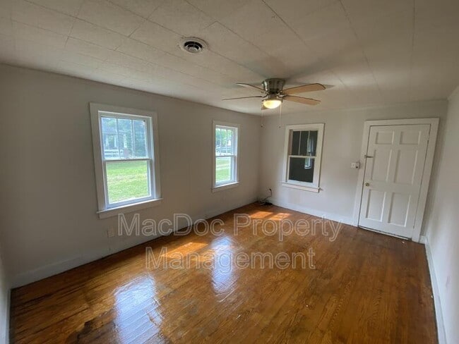 Building Photo - 309 3rd St