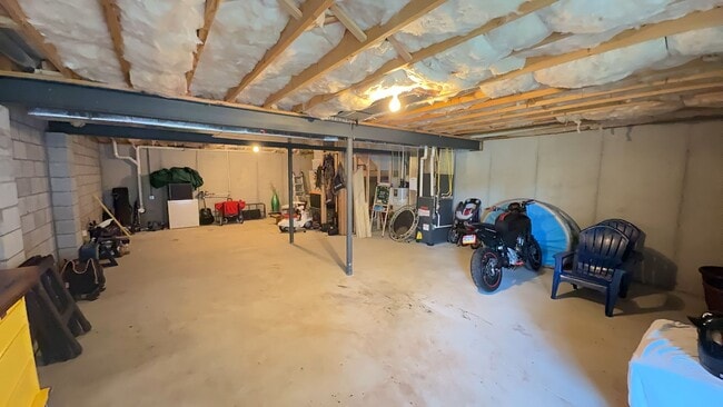 Building Photo - Beautiful 3 Bedroom Townhome in Elizabethtown!