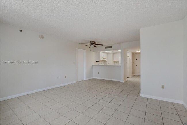 Primary Photo - 540 Brickell Key Dr