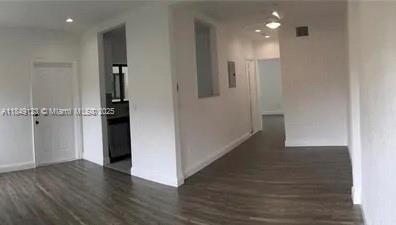 Building Photo - 560 NE 69th St