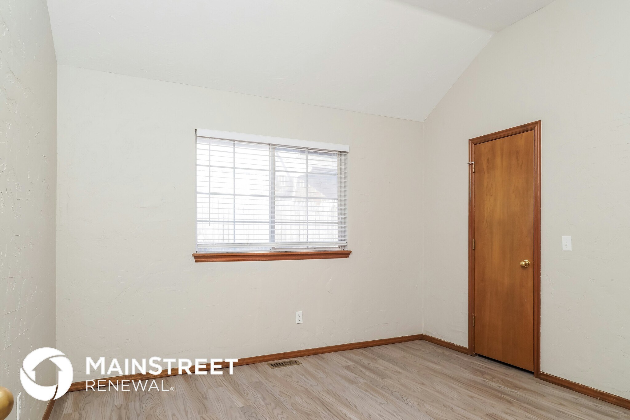Building Photo - 617 Greenfield Dr