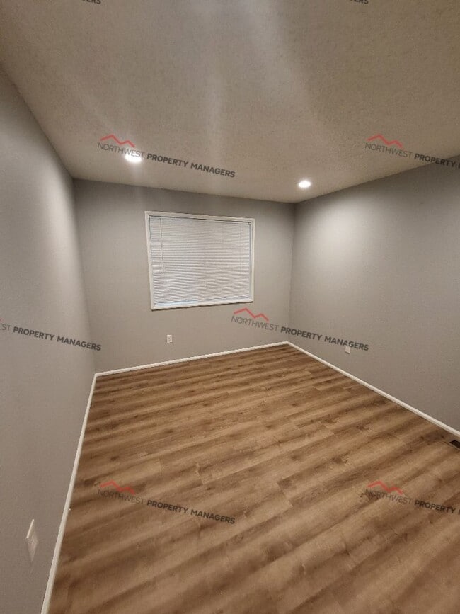 Building Photo - STATUS: *PENDING APPLICATION*  | R320 | $1895