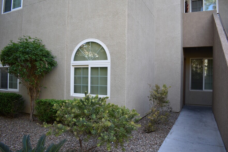 Entrance - 3145 E Flamingo Rd