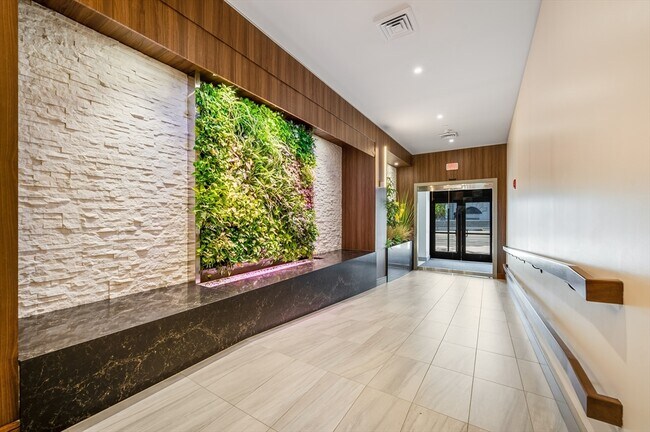 Building Photo - 121 Portland St