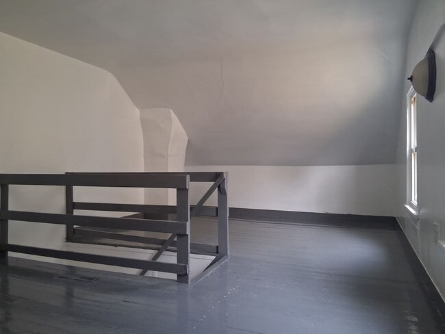 Building Photo - 213 Cohansey St