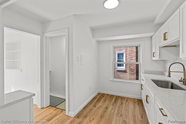 Building Photo - 20558 Oakfield Ave