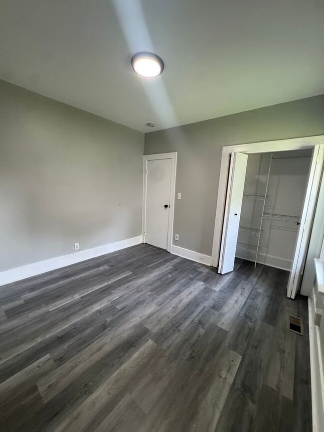 Building Photo - Beautiful 2-bedroom house for Rent in Lansing, IL VAILABLE NOW!!