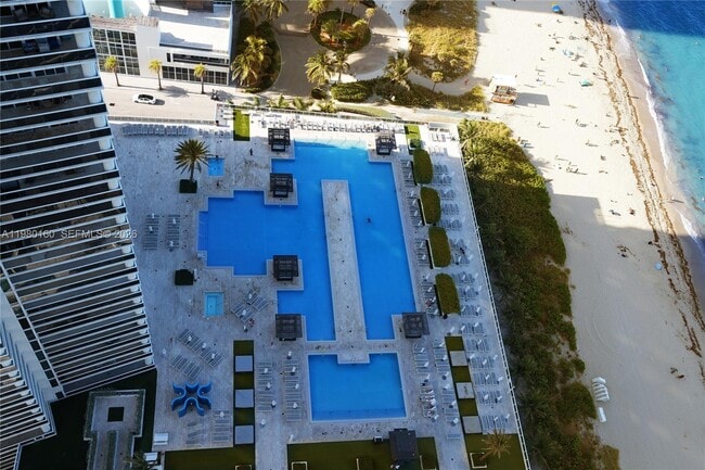 Building Photo - 1830 S Ocean Dr