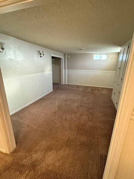 Building Photo - 711 S 68th Ave