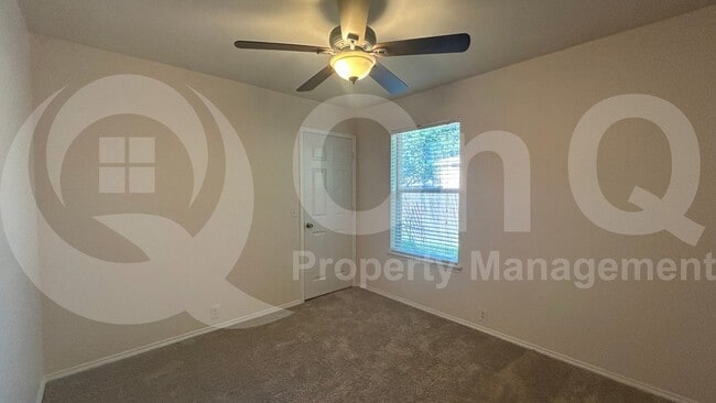 Building Photo - 3003 Elderberry Dr