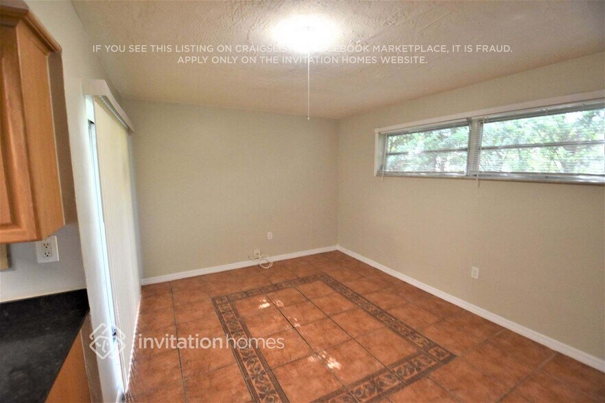 Building Photo - 8390 NW 21st Ct