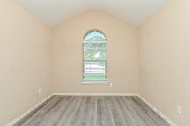 Building Photo - 719 Levi Bend