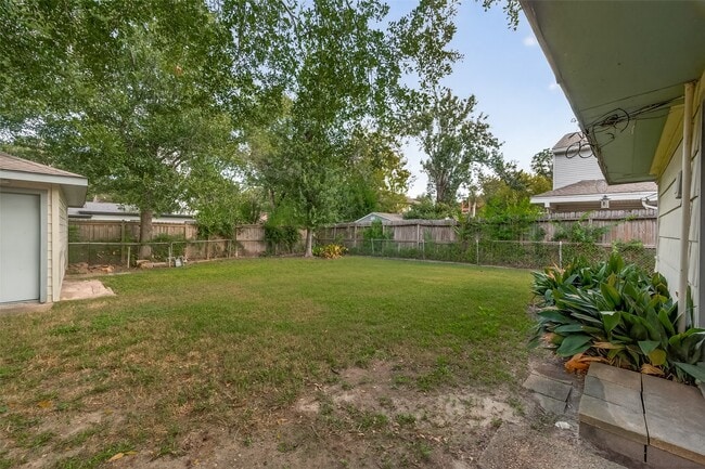 Building Photo - 3314 Westridge St